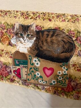 🐱 Cottagecore Cat Tee XL – Floral Patch Shirt – Vintage Inspired Upcycled Style